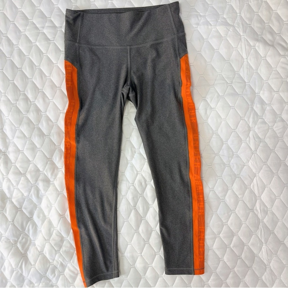 Under Armour Leggings Womens‎ Medium Gray Orange Good HeatGear Compression Capri